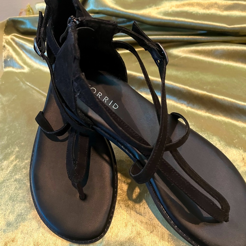 TORRID Black zippered flat sandals Size 8.5w